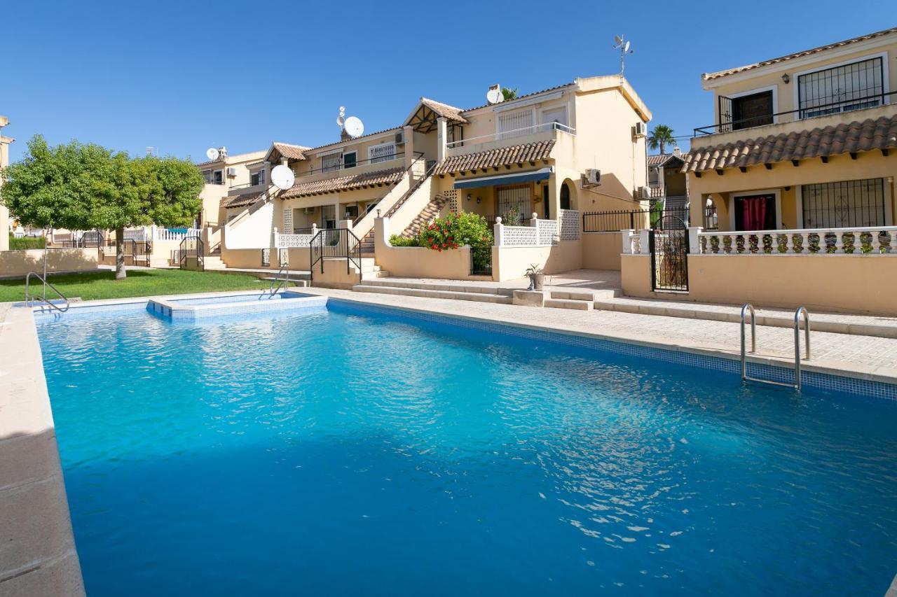 Heads 2 Holiday Homes Apartment Villamartín Exterior foto