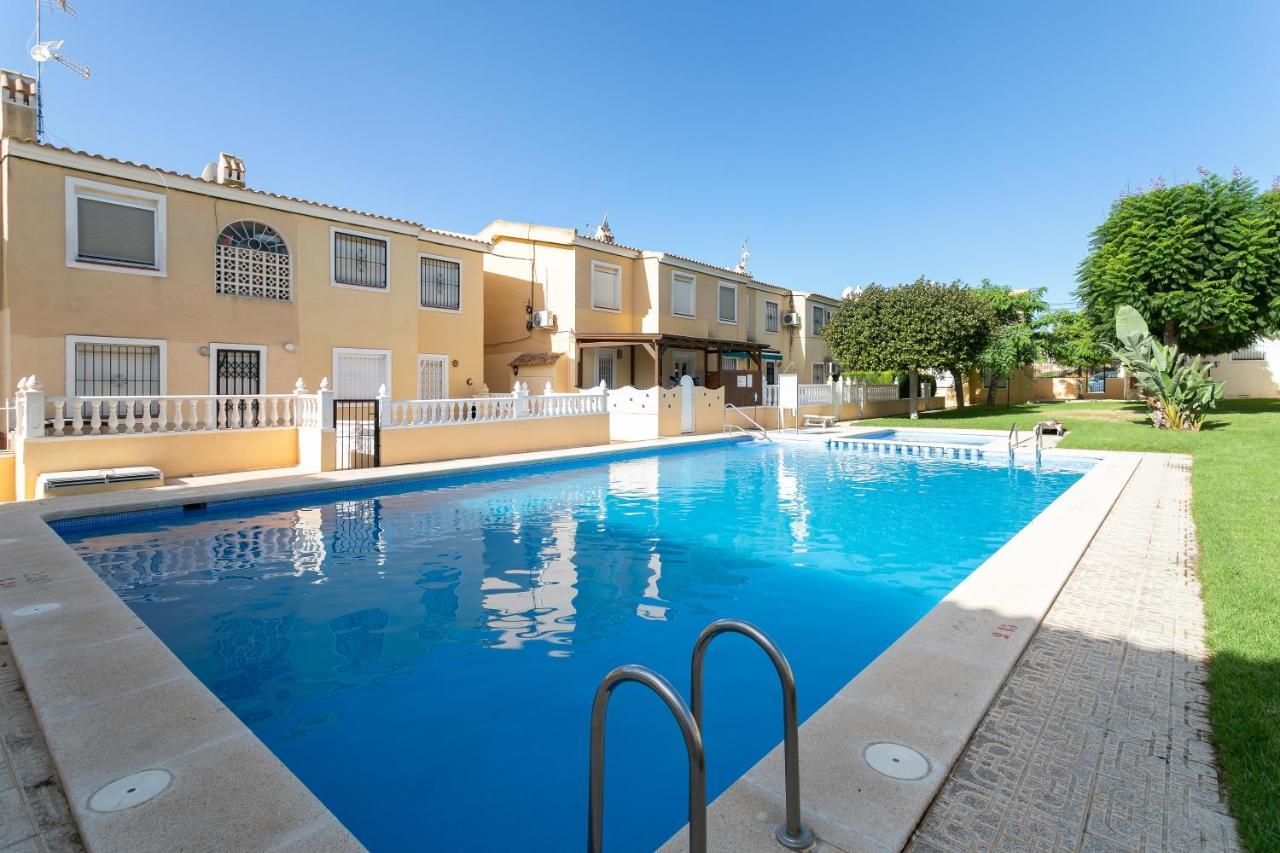 Heads 2 Holiday Homes Apartment Villamartín Exterior foto